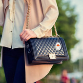 Lanț de chei de siguranță personală în aer liber Alarma pentru bătrâni și copii Comutator bidirecțional Alarma de control Lanternă LED Dispozitiv antifurt