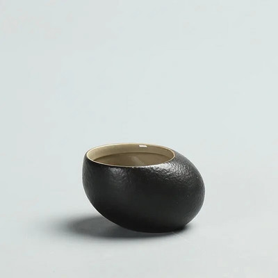 Kreativna kineska keramička crna mala šalica za čaj Kineski kungfu alati za čaj Zdjela za čaj Kućanska jednostavna prijenosna mini okrugla šalica za čajLE228