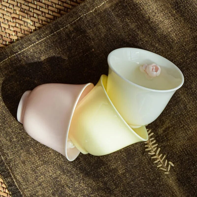 1kom Kreativne cvjetne keramičke kung fu šalice za čaj Sake šalice Porculanske popodnevne šalice za čaj Espresso šalice Kineski stil Keramička šalica za kavu