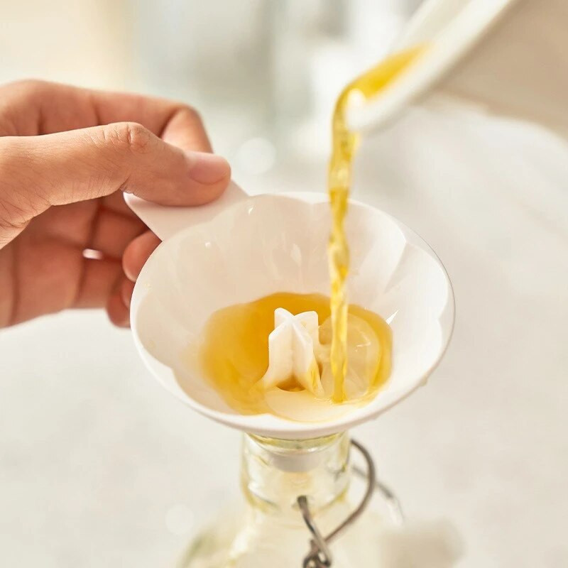 1 tk kaasaskantav minipuuviljade käsitsi mahlapress Mahlatopsi pressimismasin koos lehtriga 2-ühes apelsini sidrunimahla pressimistööriist köögitarvikud