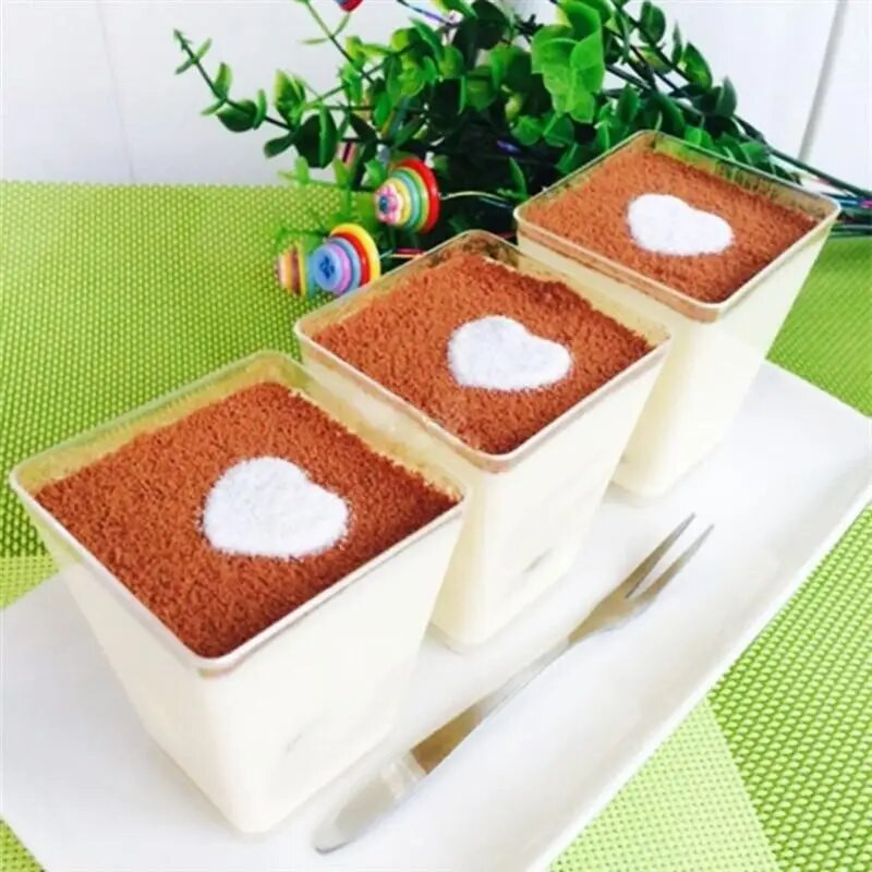 10 vnt Vienkartiniai kieto plastiko skaidrūs aukso miltelių putėsiai Desertai Užkandžiai Puodeliai Šaukštai Dangteliai Vestuvių vakarėlio maisto laikiklis