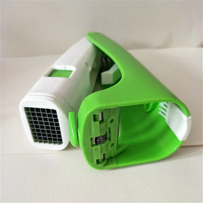 Česnako pjaustyklė Magic Česnako kubelių pjaustyklė Išspausti Česnako kubelių preso pjaustyklė - Galima plauti indaplovėje - Česnako rankena