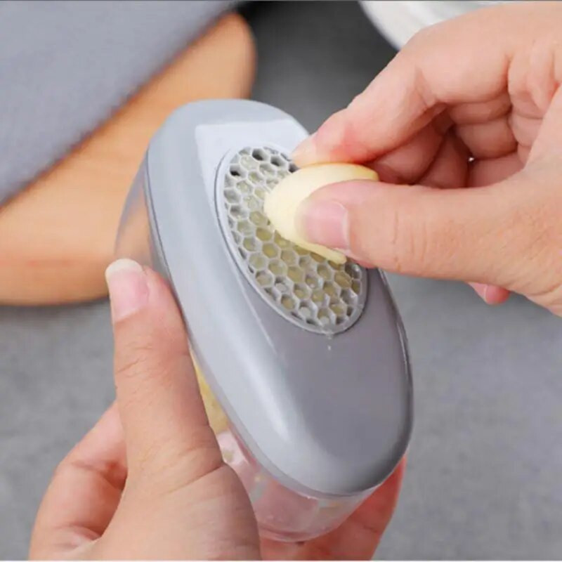 1 ~ 5 vnt. 2 viename česnako pjaustyklė Maža buitinė česnako smulkintuvo kepimo priemonė Rankinis česnako spaudimo trintuvas Virtuvės prietaisai