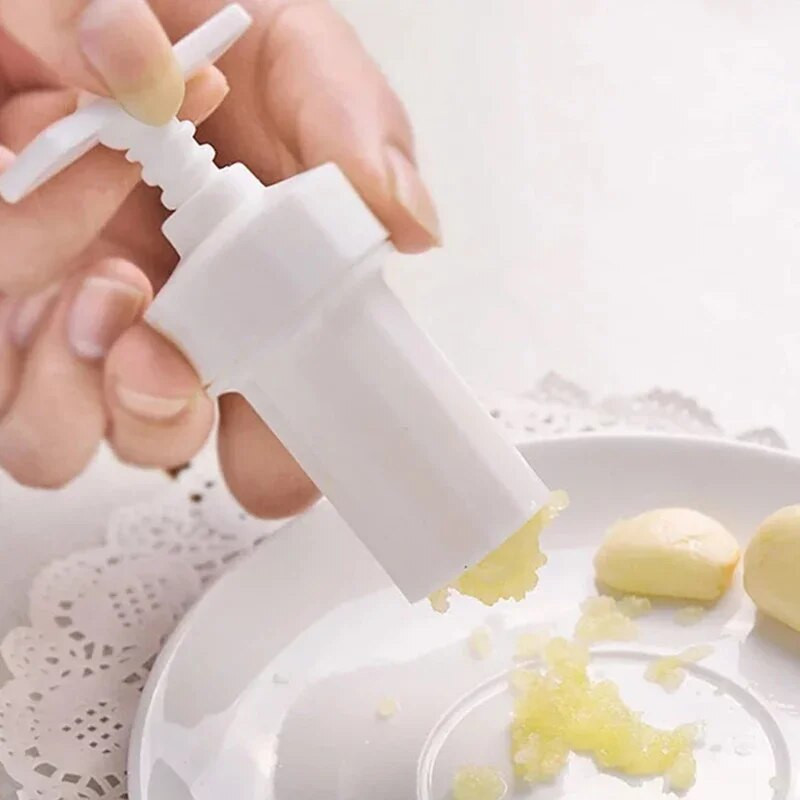 Plastikust küüslaugupressid Kruviga pigistatav koorija küüslaugupurusti valge käsitsi press Praktiline köögi küpsetustööriist Köögitarvikud