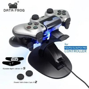 DATA FROG LED dvigubo USB įkrovimo doko įkroviklio valdiklio laikiklio stovas, skirtas Sony PS4 / PS4 Slim / PS4 Pro žaidimų pultui