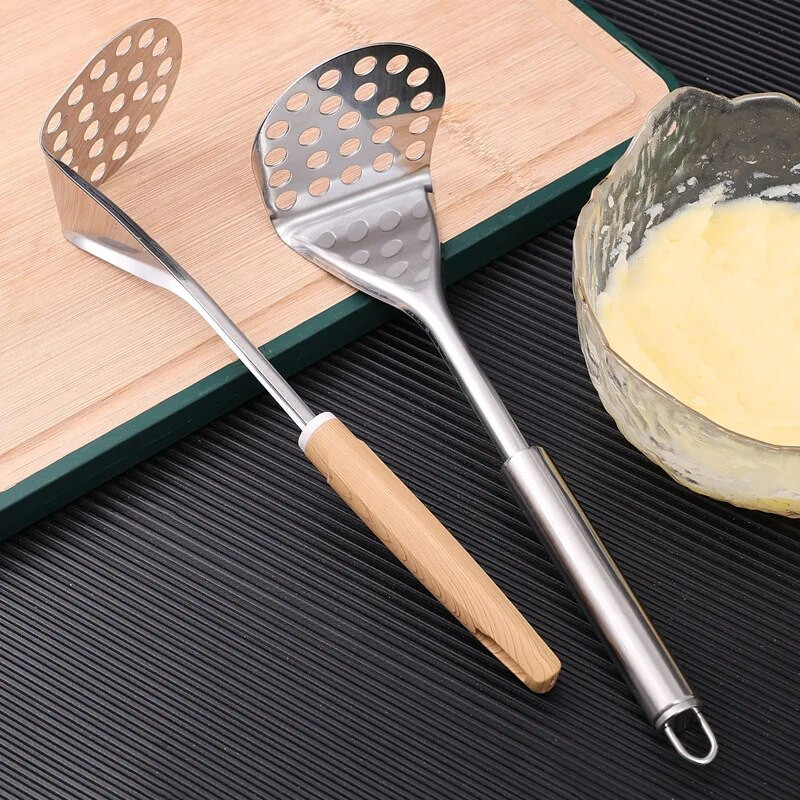 Mașină de zdrobire de cartofi din oțel inoxidabil cu mâner din lemn Concasor de mâncare usturoi manual tăietor de legume și fructe Cuțit Gadget de bucătărie