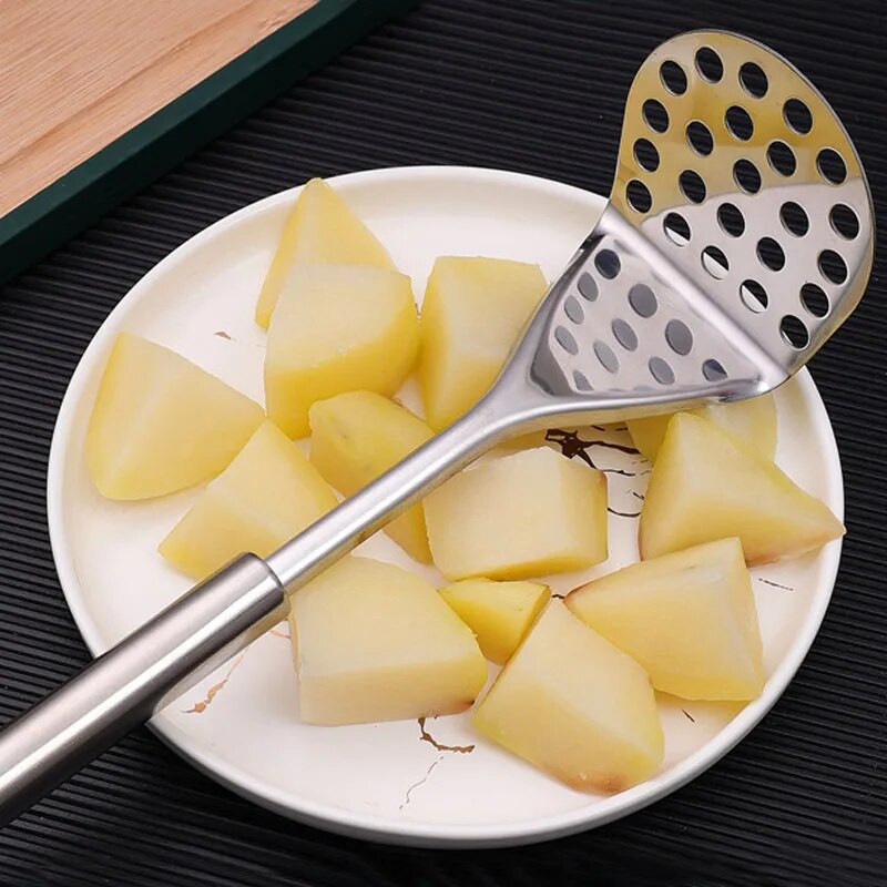 Mașină de zdrobire de cartofi din oțel inoxidabil cu mâner din lemn Concasor de mâncare usturoi manual tăietor de legume și fructe Cuțit Gadget de bucătărie