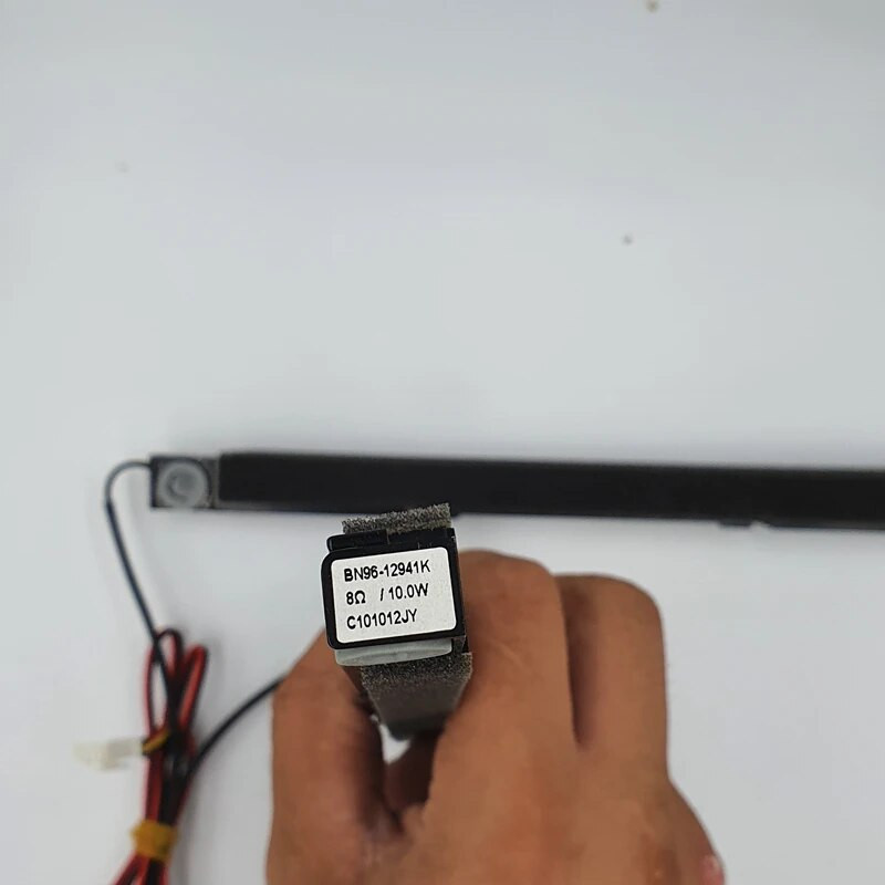 visiškai naujas Visiškai naujas Samsung LCD televizoriaus integruoto garsiakalbio modeliui: BN96-12941K BN96-13406A 8 omų 10 W galia vienos poros kaina