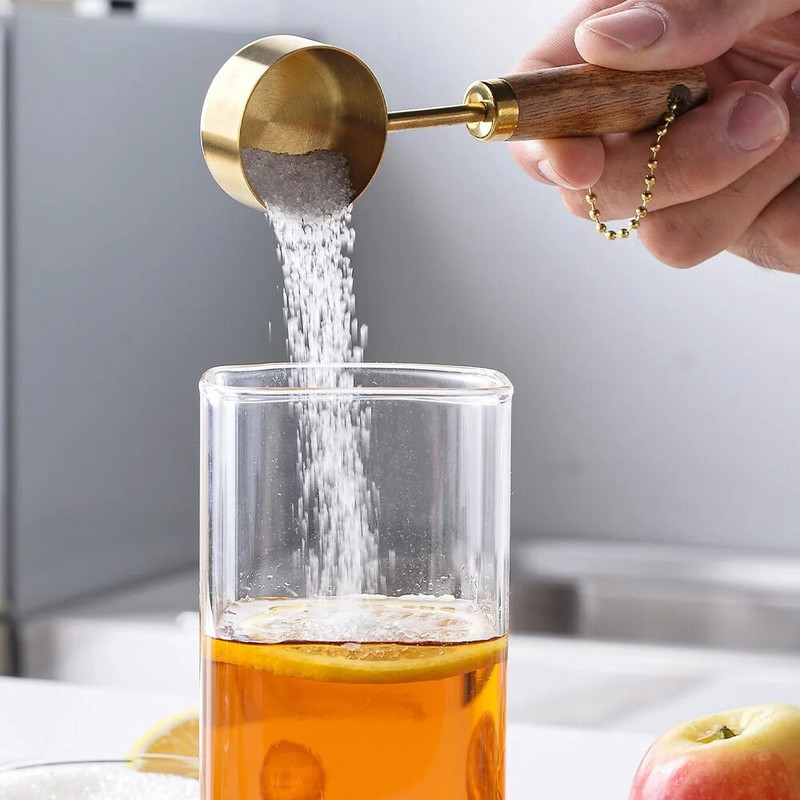 14 ml nerūdijančio plieno matavimo šaukštas plokščiu dugnu pakabinamas matavimo puodelis, atsparus rūdims su medine rankena Virtuvės kavos matavimo įrankiai