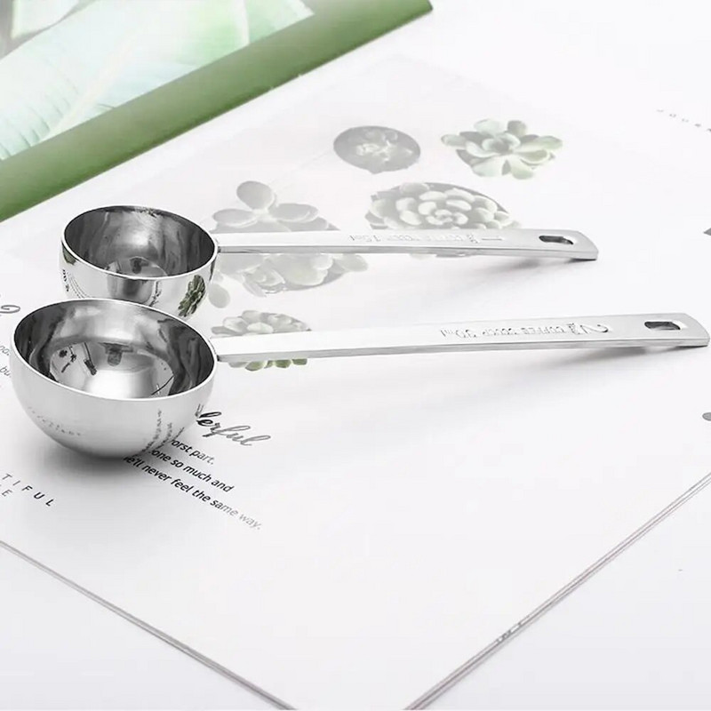 Sklandžiai virtuvės reikmenys Storas nerūdijantis plienas, ilga rankena Matavimo įrankiai Matavimo šaukštas Valgomasis šaukštas Kavos samtelis