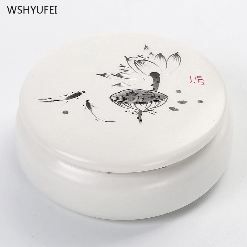 Baltos gėlės mažos keramikos namai Ganoderma lucidum arbata kavos pupelės sausainiai saldainiai sandariai uždarytos skardinės tabletės milteliai keraminė laikymo talpa