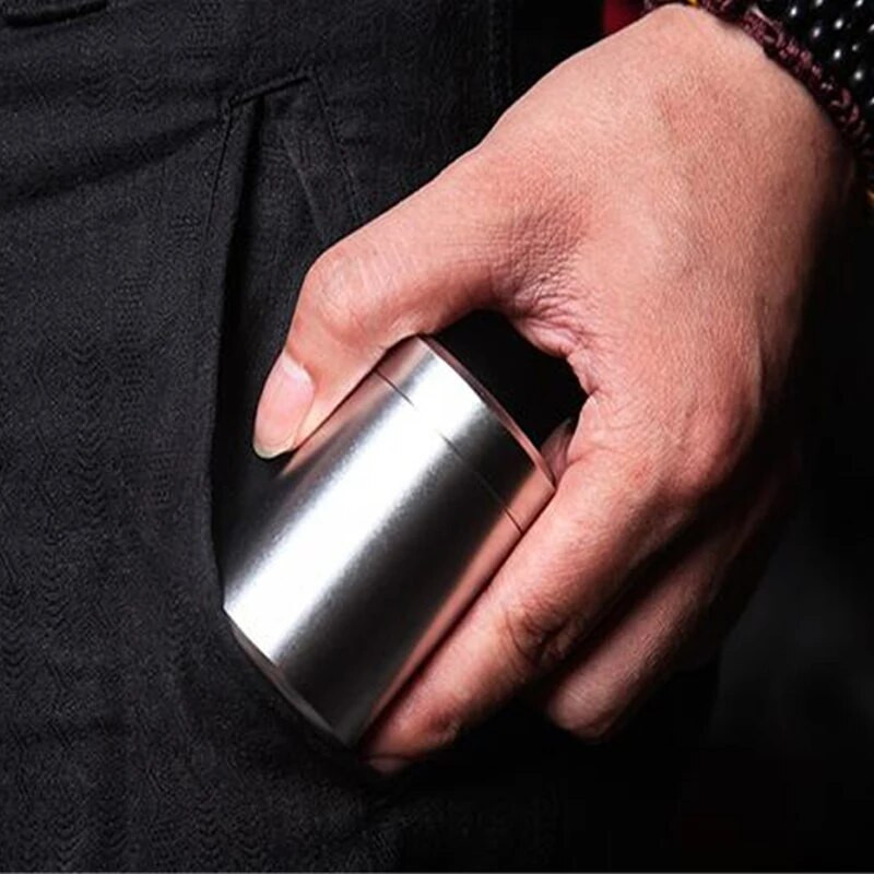 60 ml vientisos spalvos hermetiškas ir kvapui nepralaidus indelis aliuminio lydinio žolelių likučiai, metaliniai sandarūs skardinių arbatos stiklainių laikymo dėžutės