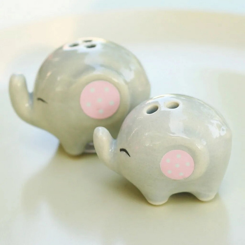 Keraminė dramblio druskos ir pipirų plaktuvė animacinių filmų prieskonių talpykla Vestuvių vakarėliui padovanoti stalo gyvūnams papuošti prieskonių stiklainį