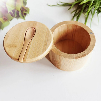 Bambuko triguba druskos dėžutė Medienos prieskonių dėžutė 3 pakopų apvali bambuko dėžutė druskai ar prieskoniams su magnetiniu pasukamu dangteliu prieskonių laikymo dėžutė