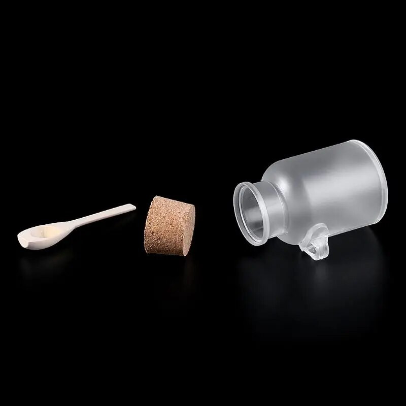 Vannisoola pudel puidust lusika ja pehme korgiga, mündihelmeste ehete rõngaskõrvarõnga hoiukork