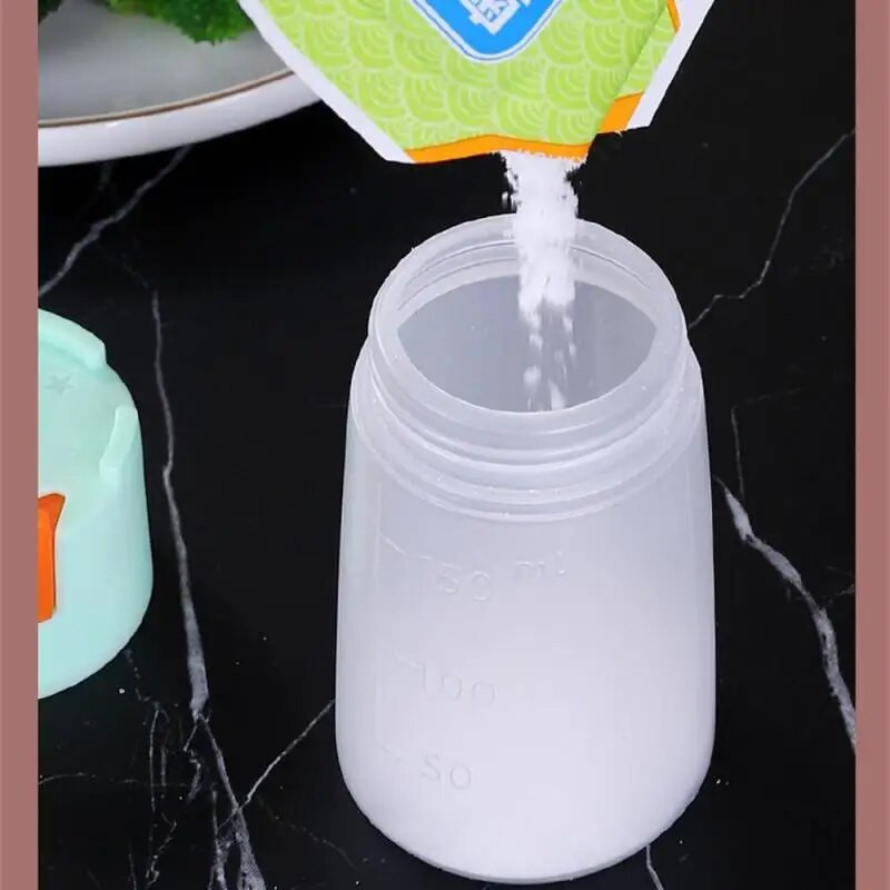 1/4 vnt. Reguliuojamas druskos dozatorius, butelis, pagardinimas, talpykla, cukrus, pipirai, druskos purtyklė, prieskonių stiklainis, prieskonių butelis