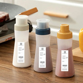 Miltų druskos išspaudimo talpykla su dangteliu pipirų plaktuvu Prieskonių druskos cukraus buteliukas virtuvės įrankis Prieskonių indelis silikono skardinės prieskonių butelis