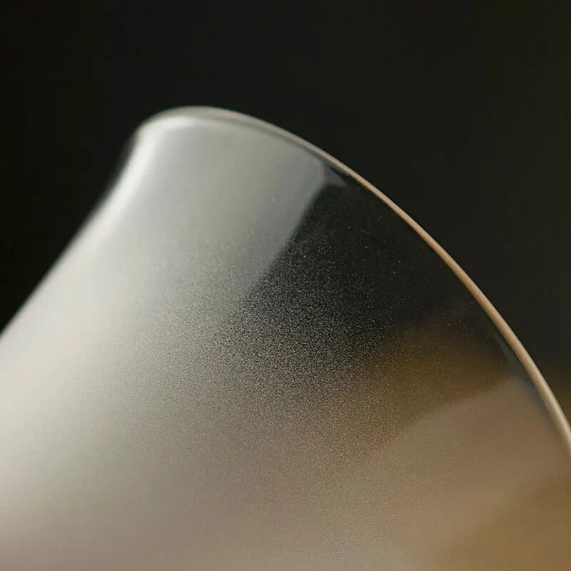 Japoniškas debesų ir rūko stiklas, skaidrus Gaiwan dengtas dubuo, matinės tekstūros ranka sugriebiamas karščiui atsparus Kung Fu arbatos dubuo