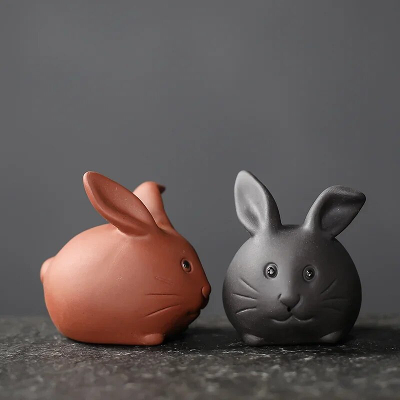 Kūrybinga purpurinio molio arbata ant pirštų galiukų Naminiai gyvūnai Mieli triušio statulos papuošalai Rankų darbo skulptūros amatai Namų arbatos rinkinys Dekoravimo menas