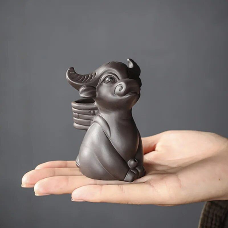 Kūrybiškumas Purpurinio molio vandens purškalas arbata Naminiai gyvūnai Rankų darbo galvijų statulos papuošalai Staliniai amatai Kinietiškos arbatos dekoravimo priedai