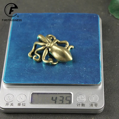 Maža aštuonkojų statula Retro žalvario arbatos naminių gyvūnėlių stalo papuošalai Laimingi namų papuošimai Priedai Antikvariniai arbatos rinkiniai Amatai Namų dekoravimas