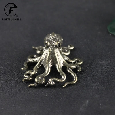 Maža aštuonkojų statula Retro žalvario arbatos naminių gyvūnėlių stalo papuošalai Laimingi namų papuošimai Priedai Antikvariniai arbatos rinkiniai Amatai Namų dekoravimas