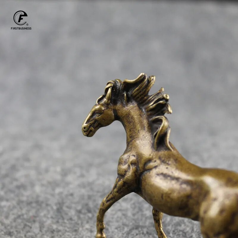 Senovinis varinis gyvūnas, zodiakas, karo arklys, figūrėlė, miniatiūrinė biuro darbalaukio dekoro puošmena namų dekoravimo priedai, žalvario amatai