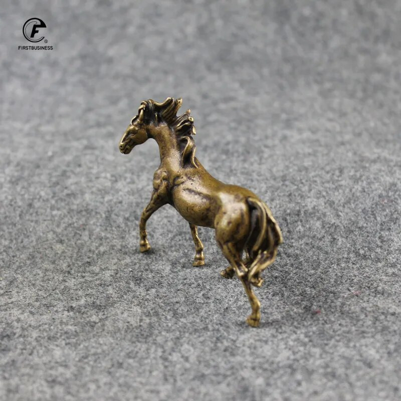 Senovinis varinis gyvūnas, zodiakas, karo arklys, figūrėlė, miniatiūrinė biuro darbalaukio dekoro puošmena namų dekoravimo priedai, žalvario amatai