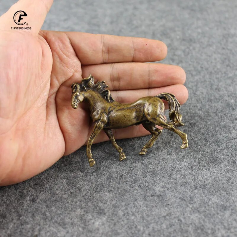 Senovinis varinis gyvūnas, zodiakas, karo arklys, figūrėlė, miniatiūrinė biuro darbalaukio dekoro puošmena namų dekoravimo priedai, žalvario amatai