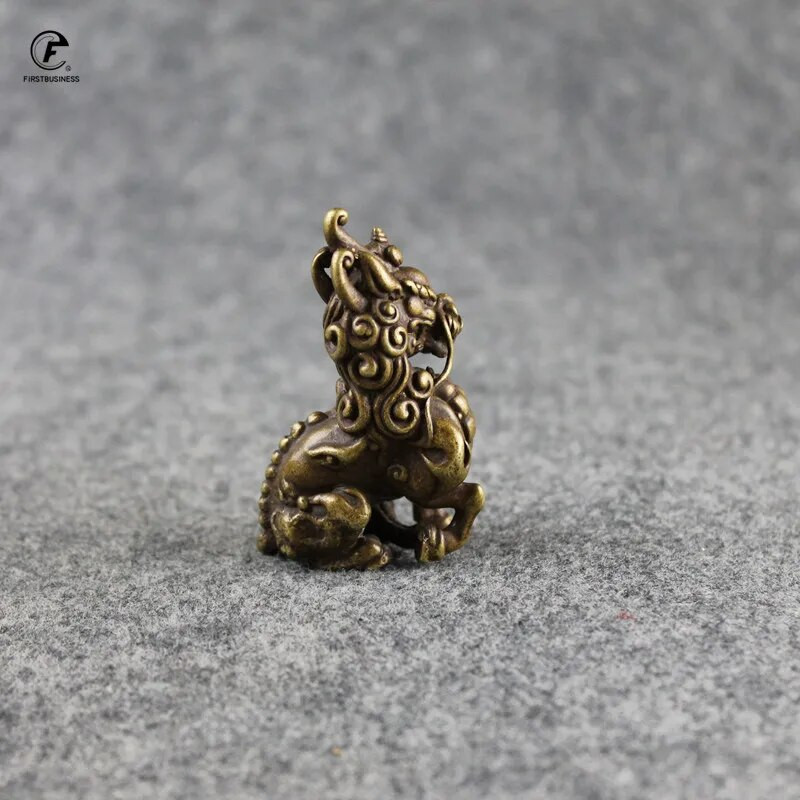 Senovinis laimės žvėris Suan Ní bronzinis ornamentas Drakono sūnus atrodo kaip liūtas vario miniatiūros figūrėlės Stalinio stalo papuošalai Amatai