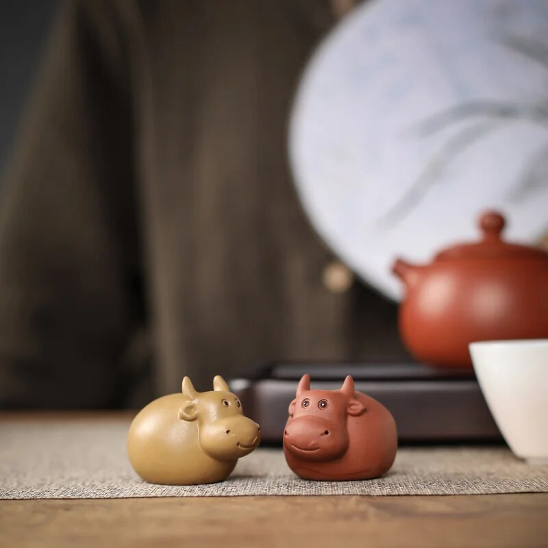 1 buc. Mini vârfurile degetelor lucrate manual, ceai de argilă violet pentru animale de companie, statuie drăguță de bovine, ornamente, accesorii de decorare a mesei de ceai, articole de artizanat