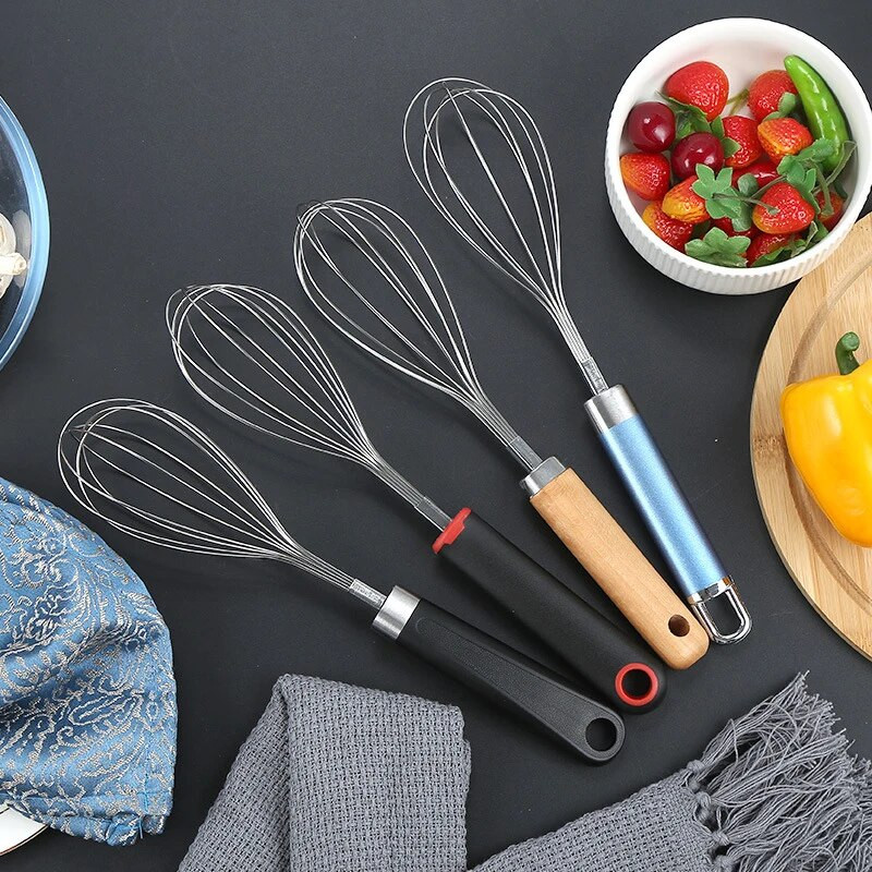 27 cm nerūdijančio plieno kiaušinių plaktuvas su medine rankena viela Balioninis plaktuvas Pieno kiaušinių plakiklis Kiaušinių maišymo maišytuvas Virtuvės rankinis kiaušinių maišiklis