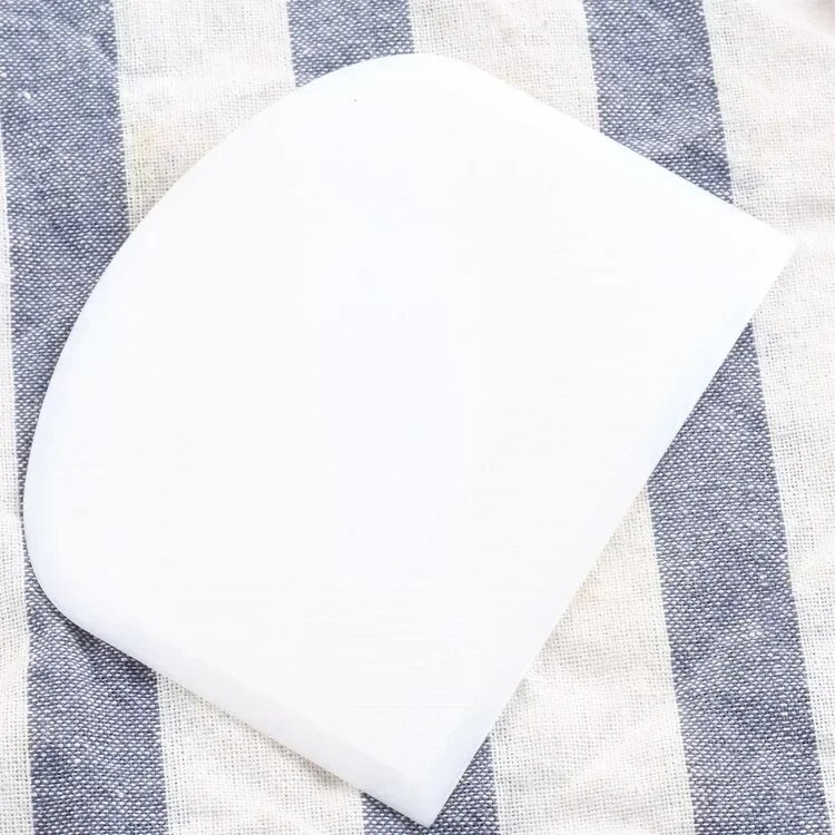 1 vnt. plastikinis tešlos grandiklis, kreminis lygus pyragas Mentele kepimo tešlos įrankiai Virtuvės sviesto peilis tešlos pjaustytuvas Kepimo tešlos įrankiai