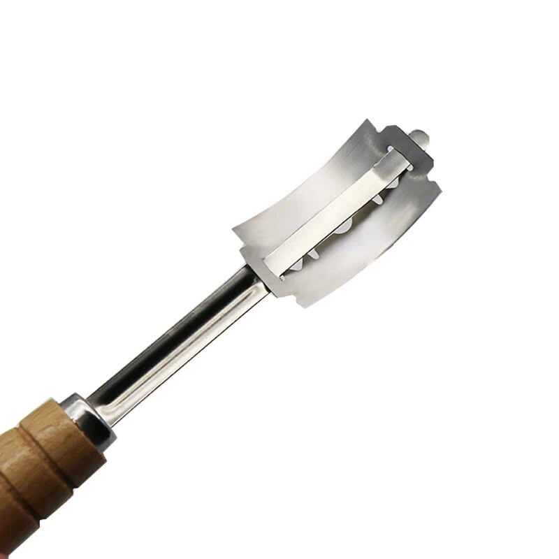 Duonos pjaustyklės su 5 vnt pakaitiniais peiliukais.