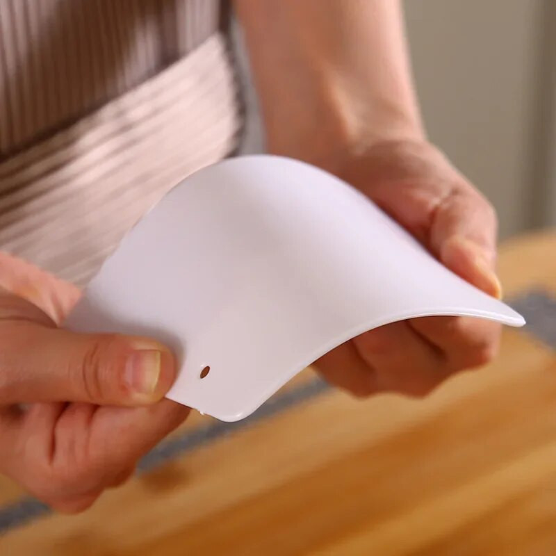 1vnt Naudinga lenkta kreminė mentele Fondant tešlos grandiklis Tortų pjaustyklė Tešlos kepimo įrankis Virtuvės priedai „Pasidaryk pats“ konditerijos pjaustyklės