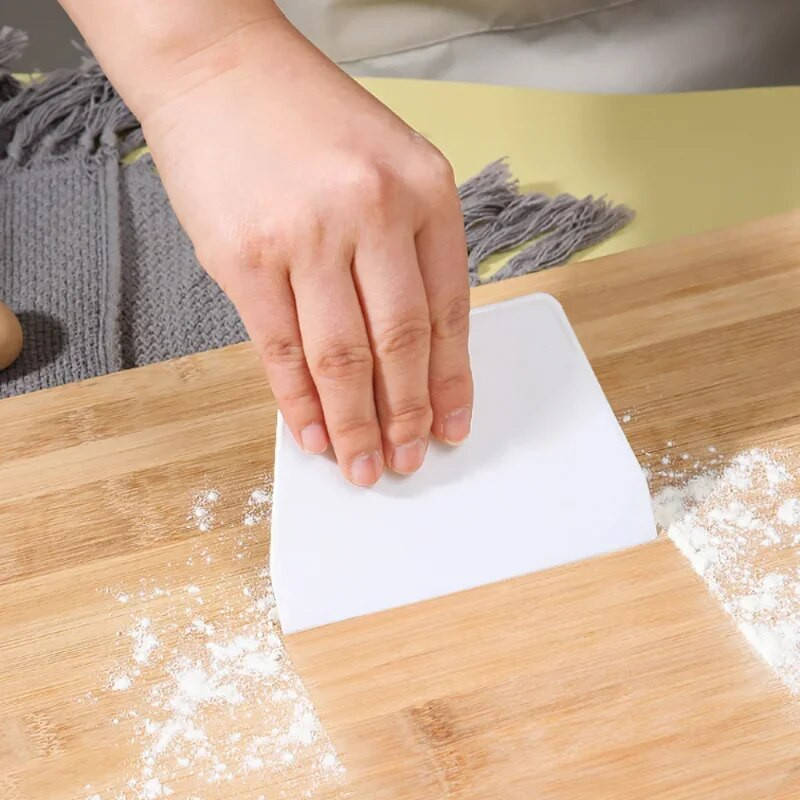 1vnt Naudinga lenkta kreminė mentele Fondant tešlos grandiklis Tortų pjaustyklė Tešlos kepimo įrankis Virtuvės priedai „Pasidaryk pats“ konditerijos pjaustyklės