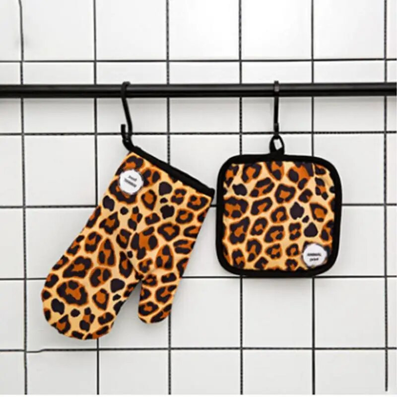 Karštos pagalvėlės ir orkaitės pirštinės Puodų laikikliai Orkaitės pirštinių rinkinys Karščiui atsparios kepsninės pirštinės Orkaitės pirštinės Virtuvinės orkaitės pirštinių rinkinys Neslystantis orkaitė