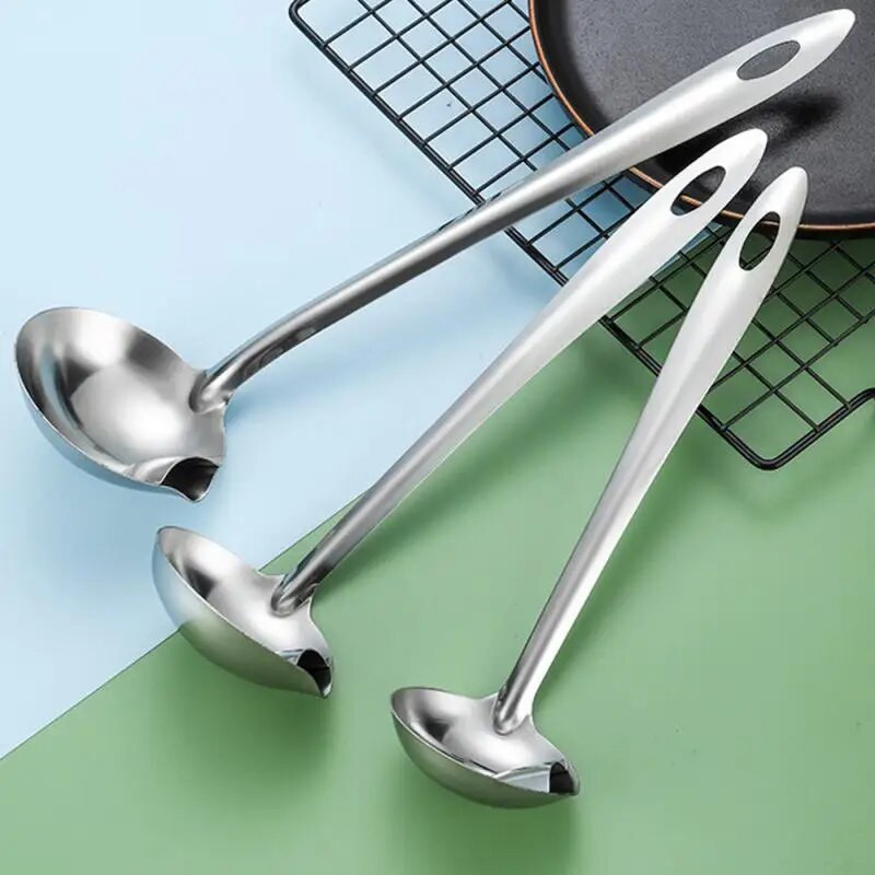 Blizgančios tekstūros filtro šaukštas sietelis ir kiaurasamtis riebalų šaukštelis virtuvės nerūdijančio plieno riebalų šaukštas Patvarus aliejaus filtro šaukštas