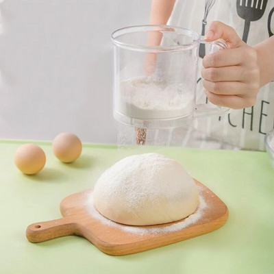 Пластмасово ръчно разклащане Сито за брашно Кухненски филтър за брашно Инструмент за печене Ръчна чаша Преносимо сито за брашно