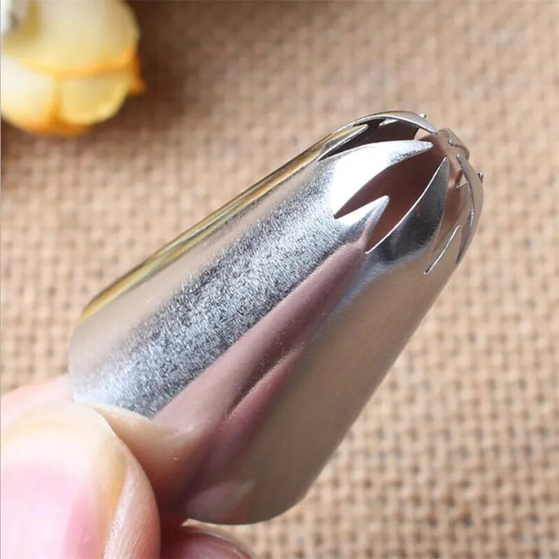 1 gabalas #2F Numesti gėlių vyšnių dekoravimo antgalis.