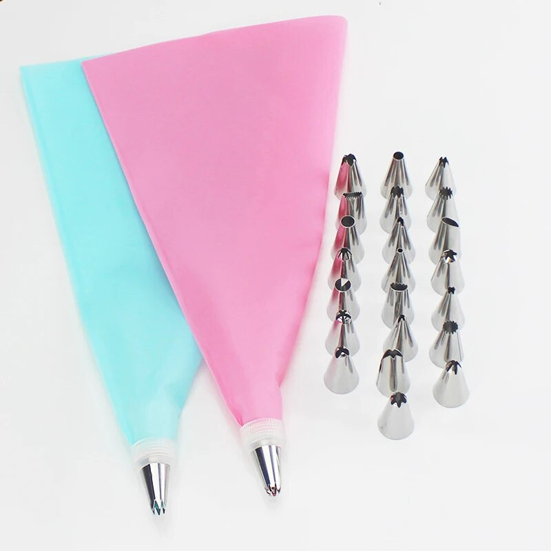 26 vnt silikoninių konditerinių maišelių antgaliai Virtuvės „pasidaryk pats“ glajų vamzdžių antgaliai Kremo konditerijos maišeliai + 24 tešlos antgaliai tortų dekoravimo patarimai