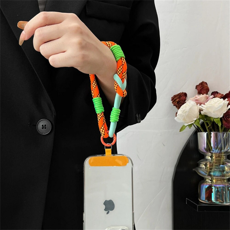 Miela mobiliojo telefono virvele pakabinama puošmena, kurią galima nešiotis susukamas virves, neprarandantis pakabukas, madinga, tvirta riešo trumpų dirželių juosta