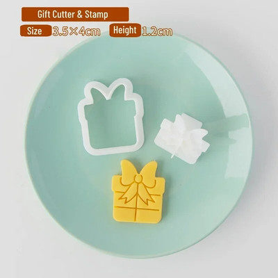 2 vnt Mini sausainių pjaustytuvai Plastikiniai 3D Kalėdų teminiai animaciniai filmukai Paspaudžiami sausainių formelės Sausainių antspaudas Virtuvė Kepimas Tešlos kepiniai