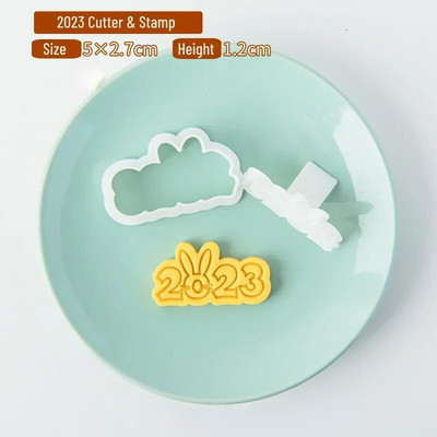 2 vnt Mini sausainių pjaustytuvai Plastikiniai 3D Kalėdų teminiai animaciniai filmukai Paspaudžiami sausainių formelės Sausainių antspaudas Virtuvė Kepimas Tešlos kepiniai