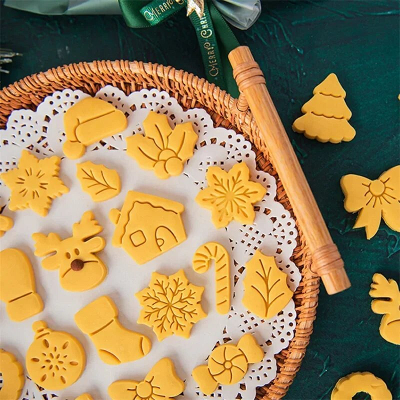 2 vnt Mini sausainių pjaustytuvai Plastikiniai 3D Kalėdų teminiai animaciniai filmukai Paspaudžiami sausainių formelės Sausainių antspaudas Virtuvė Kepimas Tešlos kepiniai