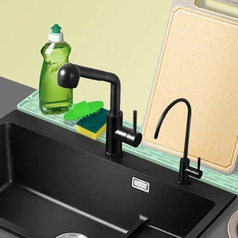 Ilgas neslystantis kilimėlis Pilka neslidžios juostelės Nuvalykite nutekėjimą Neslystančios pakabinamos skylės dizainas Silikoninis padėkliukas, nutekėjimo kilimėlis Silikagelis