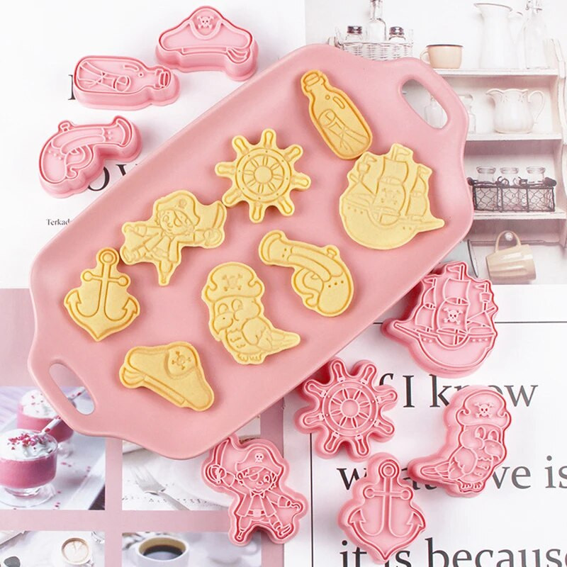 8 vnt. / rinkinys Piratų laivas sausainių formelės 3D animacinių filmų biskvitų formelės „pasidaryk pats“ tortų įrankiai sausainių antspaudas fondant įrankiai kepimo tešlos formelės