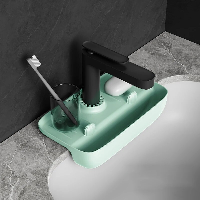 Virtuvės maišytuvo kilimėlis, kriauklė, purslų nutekėjimo padėklas, vonios kambario gaudyklė, stalviršio apsauga, šampūnas, muilo dozatorius, greito džiovinimo padėklas