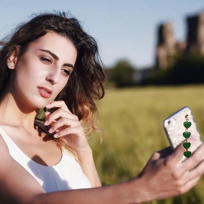 Galvanizuotas Love Heart telefono dėklas, skirtas iPhone 11 12 13 14 Pro Max XS Max XR 7 Plus 14 smūgiams atsparus riešo dirželio grandinės galinis dangtelis