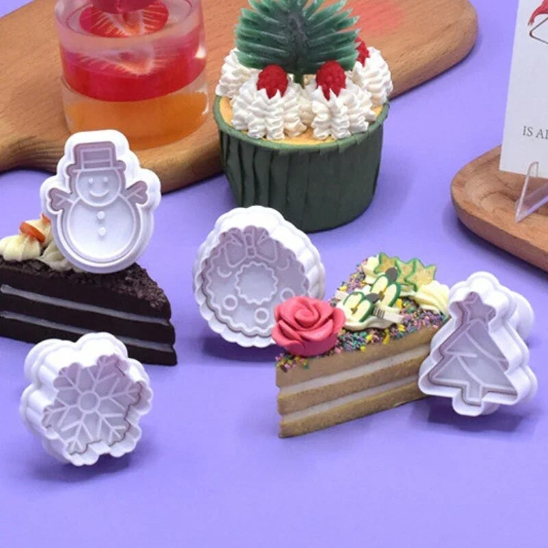 4 vnt kalėdinių sausainių pjaustyklės, šventinio vakarėlio biskvito formos animacinis filmas Kalėdų senelio briedžio sniego senelio formos fondanto torto dekoravimui kepimo reikmenys